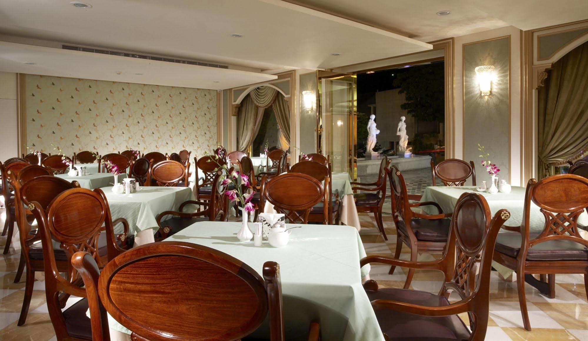 Royal Seasons Hotel Beitou Taipéi Exterior foto